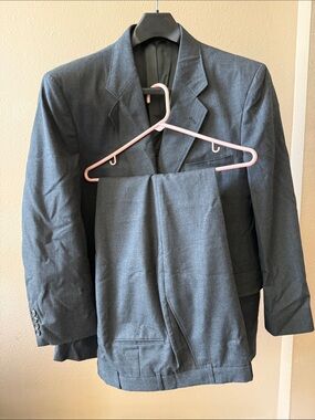 Men's Charcoal Two-Piece Suit Jacket & Trousers